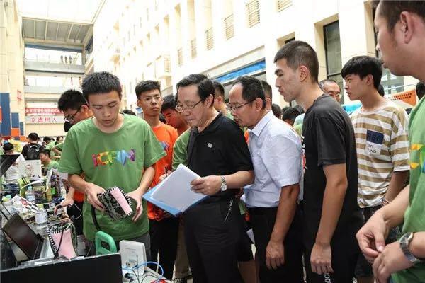 山东师大附中学生在第五届山东省物联网创造力大赛暨第十二届iCAN国际创新创业大赛山东赛区选拔赛获得优异成绩